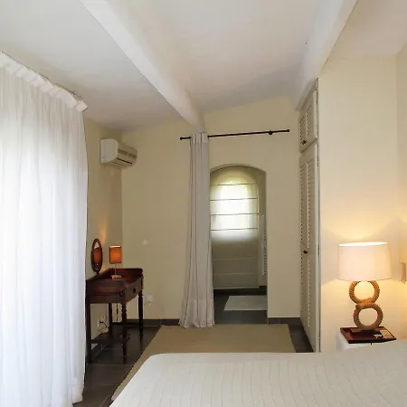 Holiday Ferienhaus Mit Pool Дом отдыха Йер