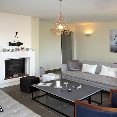 Holiday Ferienhaus Mit Pool Йер